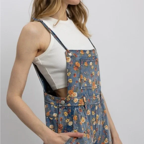 Blue Velvet NWT Overalls. Floral Printed Denim, Wide Leg, Lightweight - Picture 6 of 10